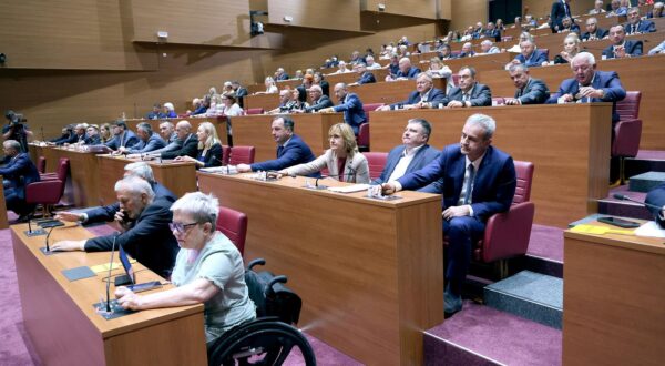 15.07.2025., Zagreb - Zastupnici su glasovanjem o raspravljenim tockama dnevnog reda zavrsili 6. sjednicu Sabora  i odlaze na ljetnu stanku koja traje do sredine rujna. Photo: Patrik Macek/PIXSELL