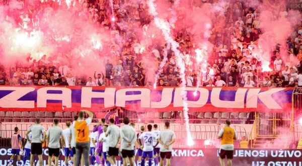 17.08.2025., Split - SuperSport HNL, 03. kolo, HNK Hajduk - NK Slaven Belupo. Kraj utakmice 3:0 Bakljada za kraj.  Photo: Ivana Ivanovic/PIXSELL