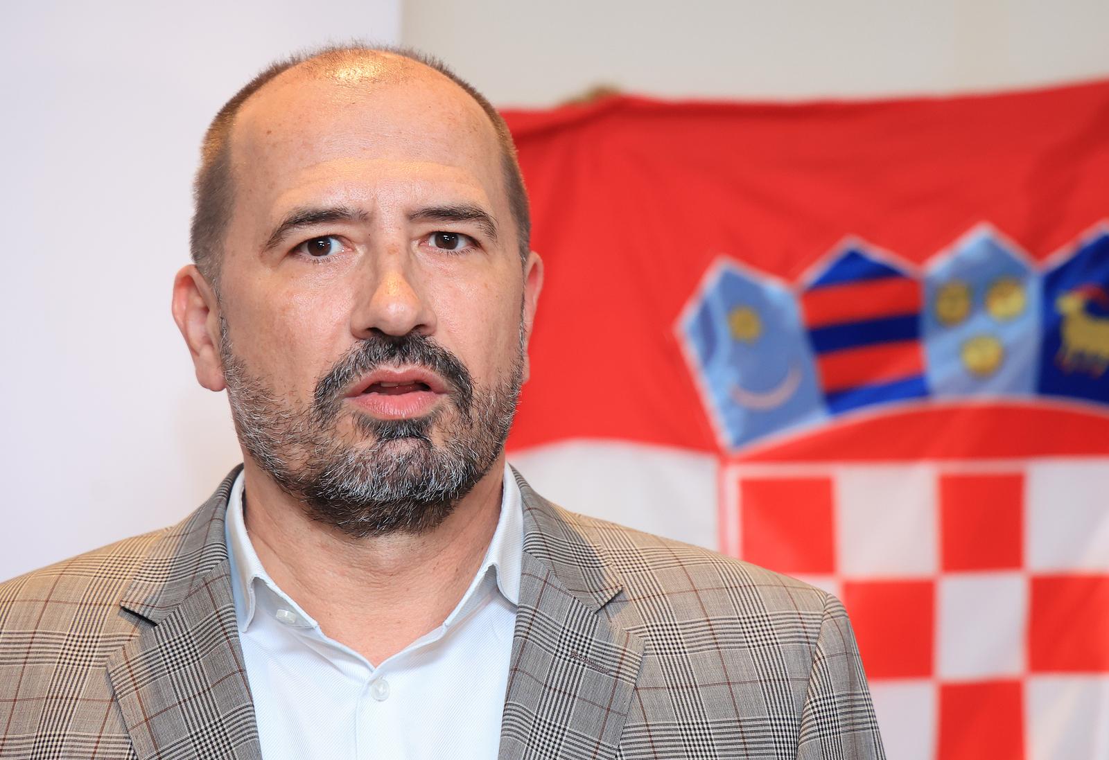 18.05.2025., Zagreb - Docek izbornih rezultata u izbornom stozeru koalicije Nezavisna lista Tomislava Jonjica - Jedino Hrvatska! Domino, Blok za Hrvatsku i Hrvatski suverenisti u caffe baru Book. Photo: Marko Prpic/PIXSELL