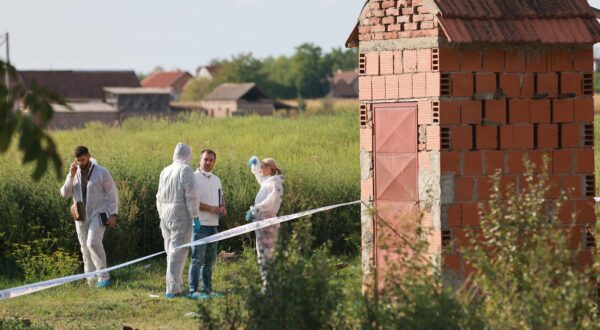 18.08.2025., Nijemci - Policijski sluzbenici su u obiteljskoj kuci u Nijemcima pronasli dva mrtva tijela. Ocevid u tijeku Photo: Davor Javorovic/PIXSELL