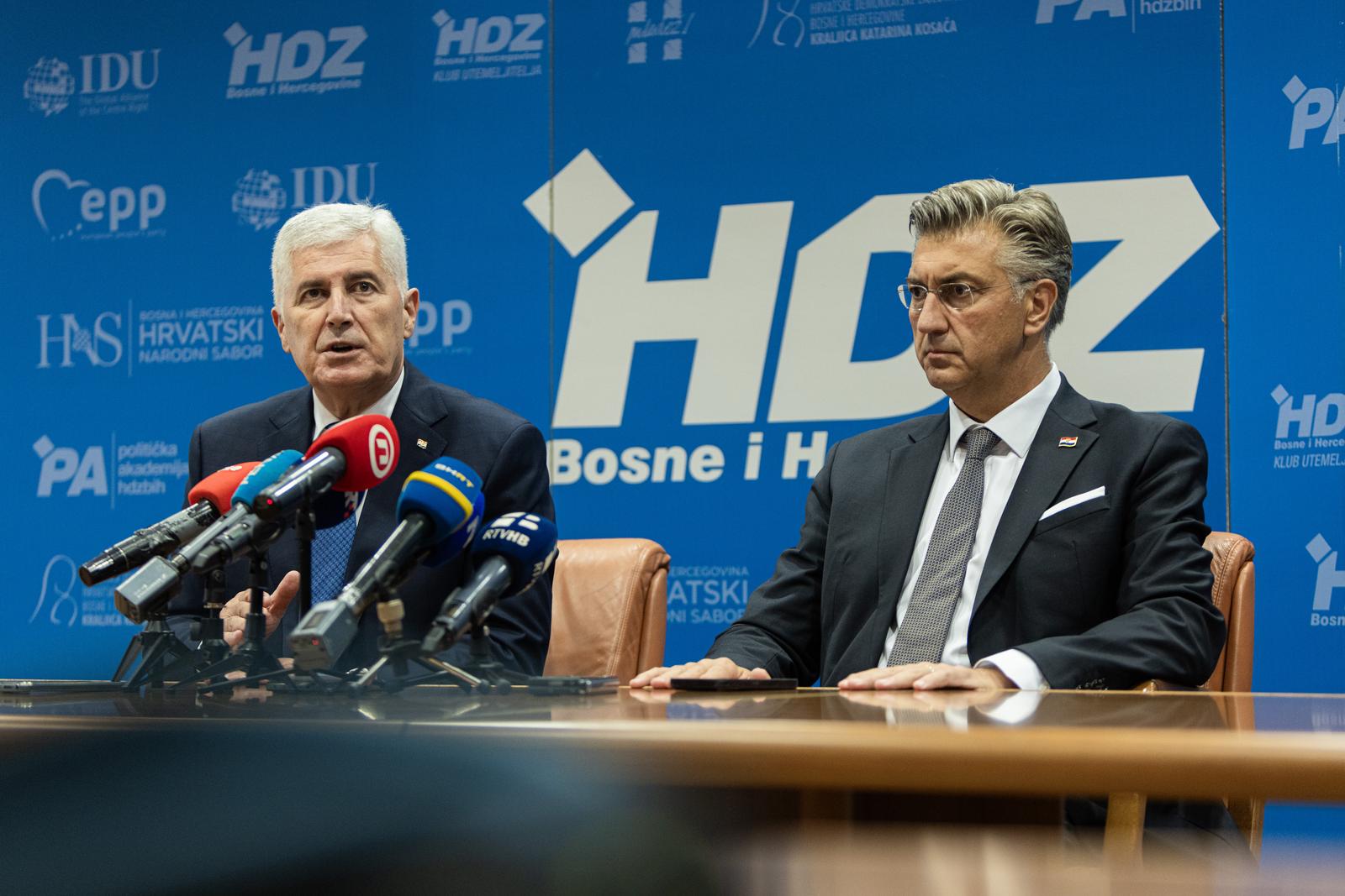 18.08.2025.Mostar, Bosna i Hercegovina, Press konferencija nakon zajednicke sjednice 
 Predsjednistva HDZ BiH i HDZ RH  Photo: Denis Kapetanović/PIXSELL