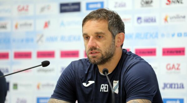 20.08.2025., Rijeka - KOnferencija za novinare trenera HNK Rijeke Radomira Djalovica i igraca Ante Mateja Jurica. Photo: Goran Kovacic/PIXSELL