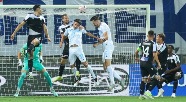 21.08.2025., stadion HNK Rijeka, Rijeka - Prva utakmica doigravanja za ulazak u UEFA Europsku ligu, HNK Rijeka - PAOK. Tomasz Kedziora, Luka Menalo,Fedor Chalov Photo: Nel Pavletic/PIXSELL