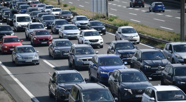 23.08.2025., Zagreb, Hrvatska - Guzva na naplatnoj postaji Lucko, u smjeru mora. Photo: Josip Mikacic/PIXSELL