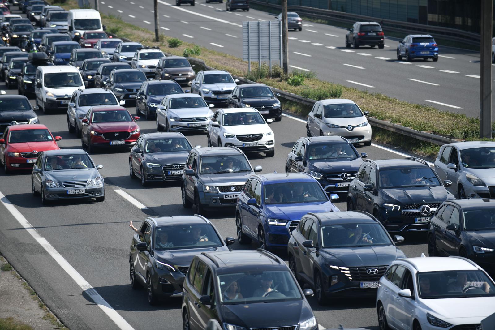 23.08.2025., Zagreb, Hrvatska - Guzva na naplatnoj postaji Lucko, u smjeru mora. Photo: Josip Mikacic/PIXSELL