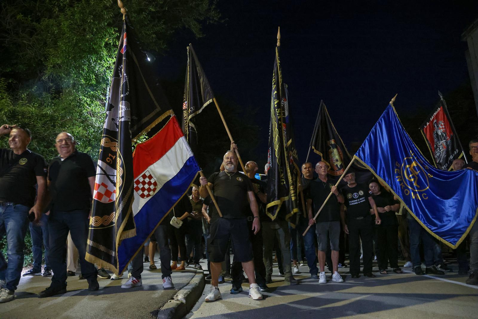 25.08.2025., Benkovac - Prosvjed branitelja oko odrzavanja Festivala Nosi se. Photo: Sime Zelic/PIXSELL