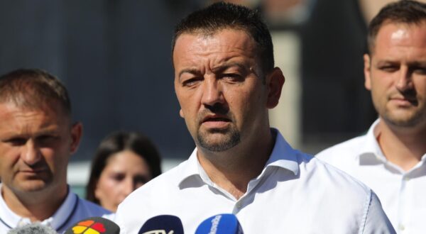 26.08.2025.,  Ulica Vlahe Bukovca, Vukovar - Gradonacelnik Grada Vukovara Marijan Pavlicek će sa suradnicima obići rekonstruiranu i prosirenu Ulicu Vlahe Bukovca. Photo: David Jerkovic/PIXSELL