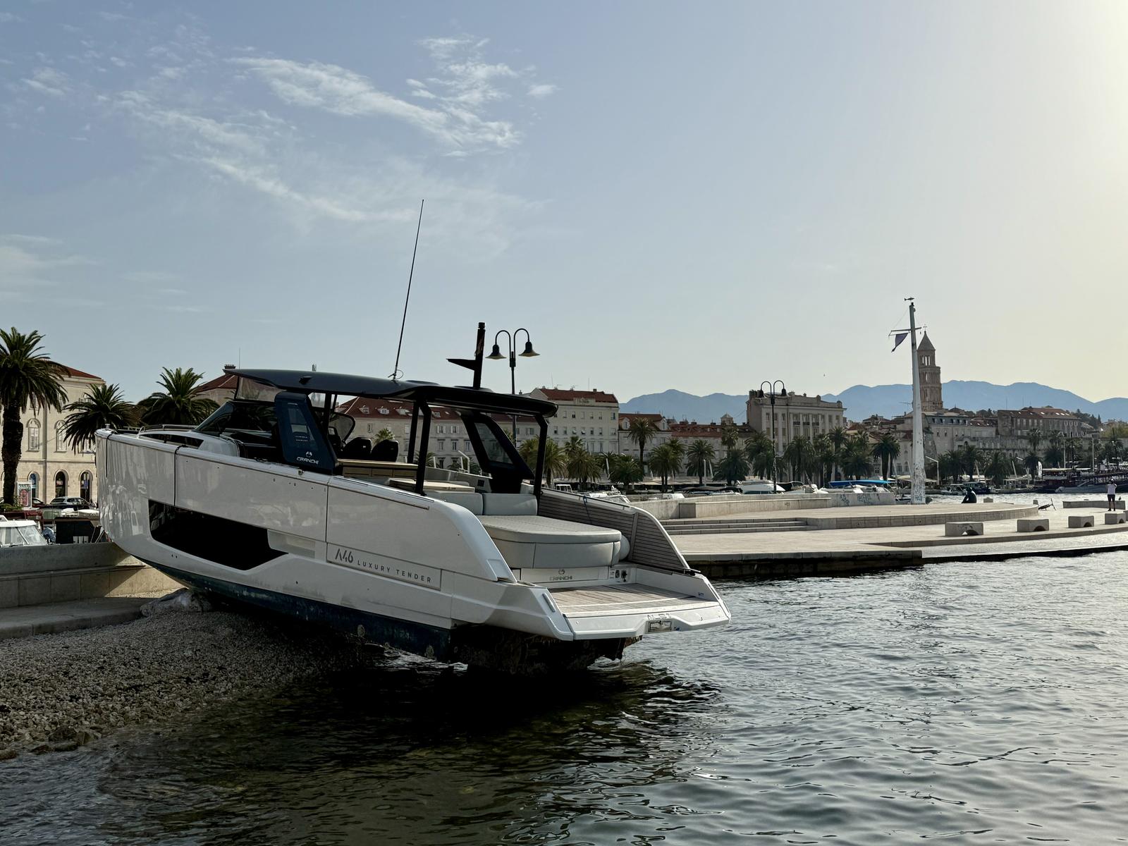 28.08.20205. Split - Brod u punoj brzini izletio na Matejusku Photo: Ivo Cagalj/PIXSELL