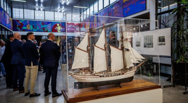 28.09.2023. Split  - Otvorenje izlozbe i okrugli stol pod nazivom: „Hrvatski skolski brod Jadran – matična luka Split, 1933. – 2023.“ i u Domu Hrvatske vojske „General-bojnik Ivo Jelić“ u Lori Photo: Zvonimir Barisin/PIXSELL