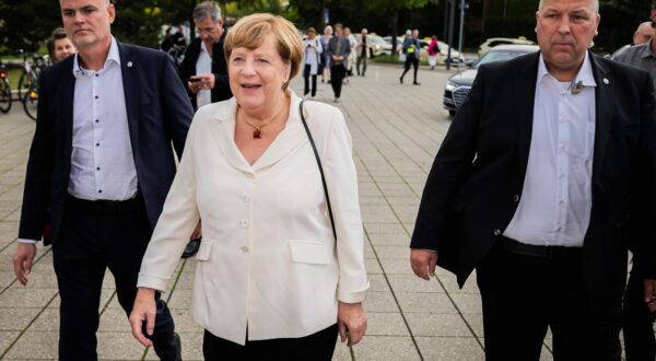 29 August 2025, Berlin: Angela Merkel (CDU), former German Chancellor, comes to the Philharmonie for the opening of the Berliner Philharmoniker's season. Chief conductor and artistic director of the Berliner Philharmoniker Petrenko conducts Brahms, Zimmermann and Schumann for the occasion. Photo: Christoph Soeder/dpa Photo: Christoph Soeder/DPA