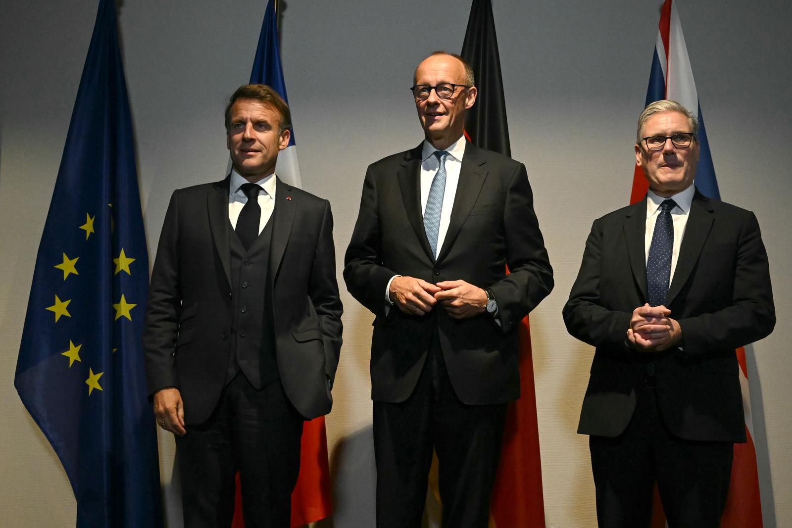 Emmanuel Macron, Friedrich Merz i Keir Starmer