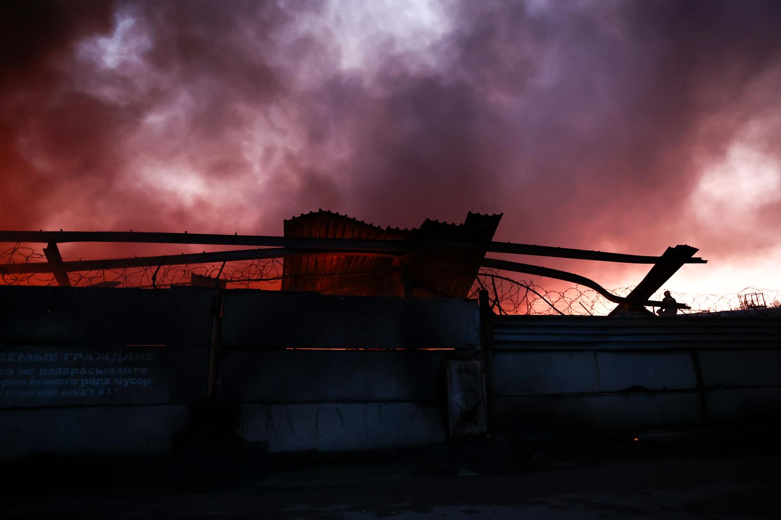 RUSSIA, MOSCOW REGION - JUNE 7, 2025: The scene of a fire at a petrol, oil and lubricants storage facility in Pushkino. According to early reports, fire spread over an area of more than 21,000 sq.m. Mikhail Tereshchenko/TASS/Sipa USA Photo: Tass/SIPA USA