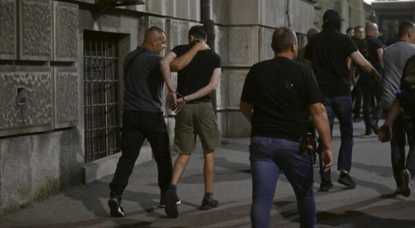 14, August, 2025, Beograd - Protest of citizens and students in down town of Belgrade. Confrontation with the police. Photo: M. M./ATAImages

14, avgust, 2025, Beograd - Protest gradjana i studenata u Beogradu. Sukob sa policijom. Photo: M. M./ATAImages Photo: Igor Kralj/PIXSELL