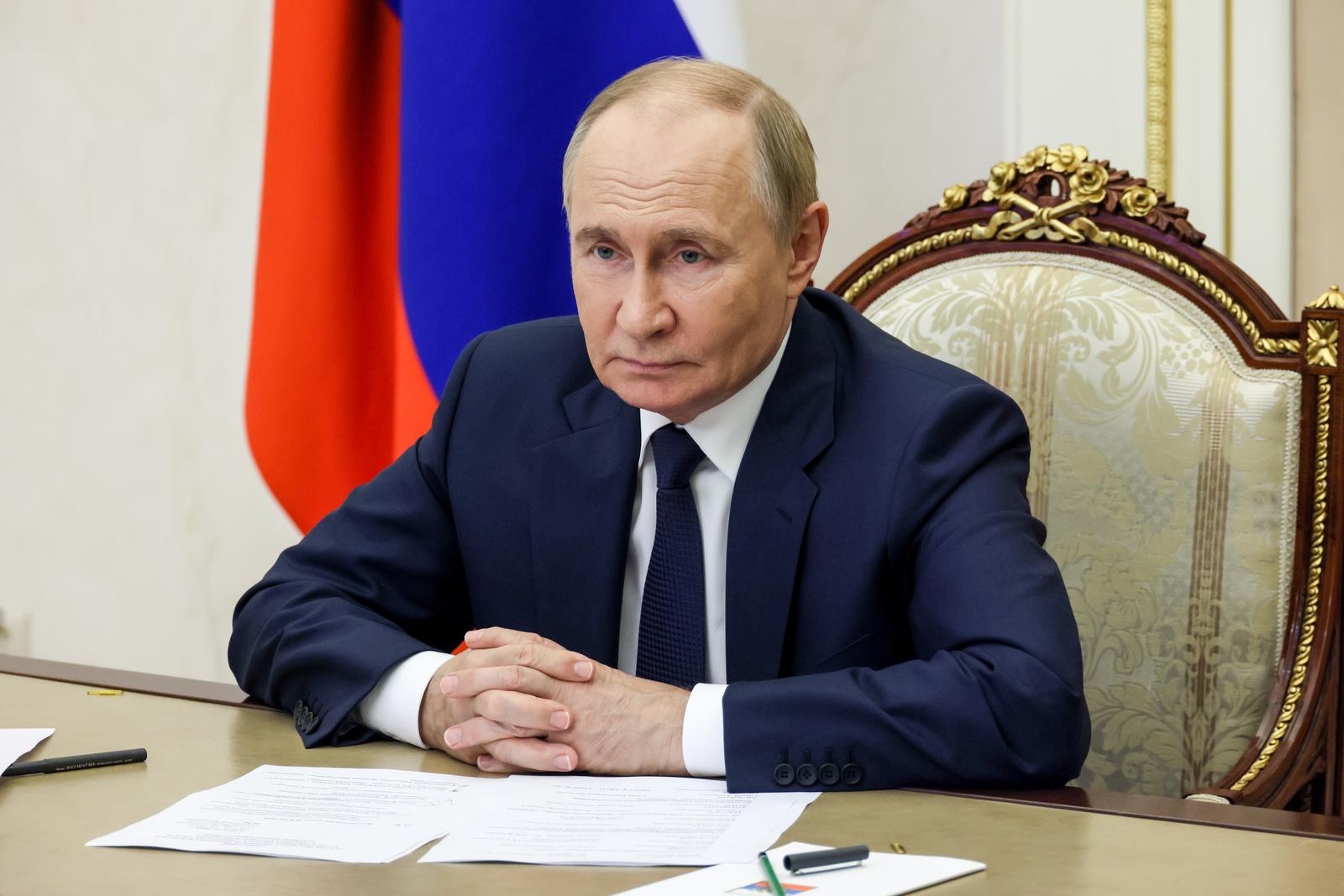 RUSSIA, MOSCOW - AUGUST 6, 2025: Vladimir Putin, President of Russia, takes part in a video-conference ceremony from the Moscow Kremlin to launch social infrastructure facilities in the Republic of Dagestan, Perm, Khabarovsk, Chelyabinsk and Bryansk Regions on Construction Worker's Day. Mikhail Metzel/Russian Presidential Press and Information Office/TASS/Sipa USA Photo: Tass/SIPA USA