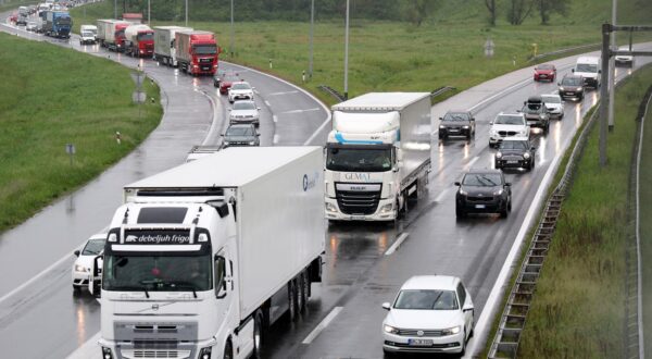 25.04.2025., Zagreb - U prometnoj nesreći koja se jutros dogodila na zagrebačkoj obilaznici (A3) poginulo je dvoje ljudi, dok je treća osoba ozlijeđena. Photo: Matija Habljak/PIXSELL