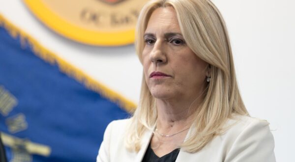 13.01.2025., kasarna Kozara, Banja Luka (BiH) - U kasarni "Kozara" u Banjaluci odrzan je svecani prijem povodom pravoslavnog Bozica, kojem prisustvuju najvisi zvanicnici RS i predstavnici Srpske u zajednickim institucijama BiH, a koji organizuju zamjenik ministra odbrane u Savjetu ministara Aleksandar Goganovic i Kancelarija pravoslavnog dusebriznistva Ministarstva odbrane.
Photo: Dejan Rakita/Pixsell Photo: Dejan Rakita/PIXSELL/PIXSELL