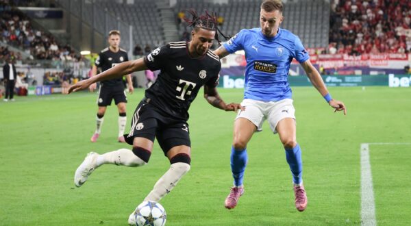 Michael Olise (Bayern Muenchen 17), Mislav Orsic (Pafos 17), CYP, FC Pafos - FC Bayern Muenchen, Fussball, Champions-League, 2. Spieltag, Saison 2025 2026, 30.09.2025 CYP, FC Pafos - FC Bayern Muenchen, Fussball, Champions-League, 2. Spieltag, Saison 2025 2026, 30.09.2025 Limassol *** Michael Olise Bayern Muenchen 17 , Mislav Orsic Pafos 17 , CYP, FC Pafos FC Bayern Muenchen, Football, Champions League, Matchday 2, Season 2025 2026, 30 09 2025 CYP, FC Pafos FC Bayern Muenchen, Football, Champions League, Matchday 2, Season 2025 2026, 30 09 2025 Limassol Copyright: xEibner-Pressefoto JoergxNiebergax EP_JNL