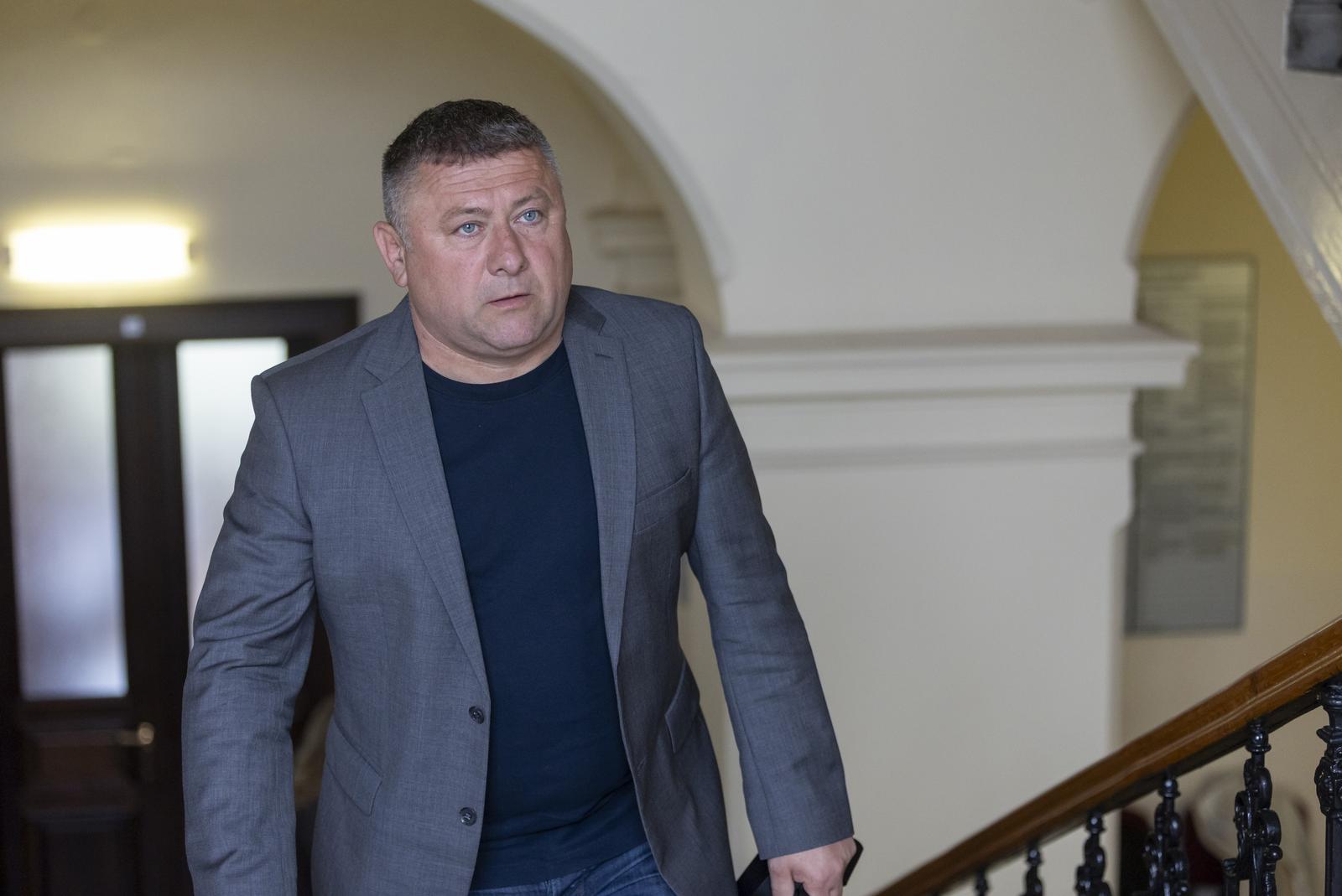 15.04.2025., Osijek - Zupanijski sud, Nastavljeno sudjenje bivsem zupanu Damiru Dekanicu zbog prikrivanja prometne nesrece koju je pod utjecajem alkohola izazvao u travnju 2022. godine te izbjegavanja osiguravajuceg regresnog zahtjeva. Photo: Davor Javorovic/PIXSELL