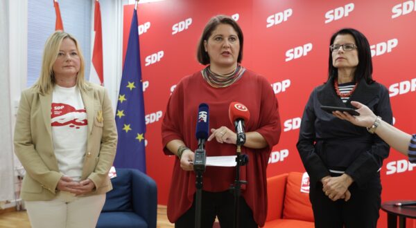 Zagreb, 20.09.2025.-  Okrugli stol u povodu Nacionalnog dana borbe protiv nasilja nad ženama u prganizaciji SDP-a. Na fotografiji predsjednica Foruma žena SDP-a Sandra Krpan, Marija Lugarić, Andrea Marić.
foto HINA/ Admir BULJUBAŠIĆ/ abu