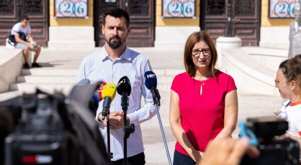 Split, 02.09.2025. - Stranka Centar održala je konferenciju za novinare na temu "Tko je pogodovao Debeljaku, a tko nije". Na fotografiji Bojan Ivošević i Marijana Puljak.
foto HINA/ Miroslav Lelas/ lm