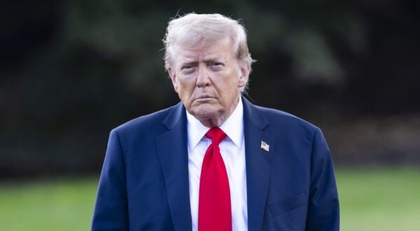 epa12370233 US President Donald Trump prepares to speak to reporters about the murder of Turning Point founder Charlie Kirk as he leaves the White House for New York City in Washington, DC, USA, 11 September 2025. Trump said law enforcement was making big progress towards finding the killer.  EPA/JIM LO SCALZO