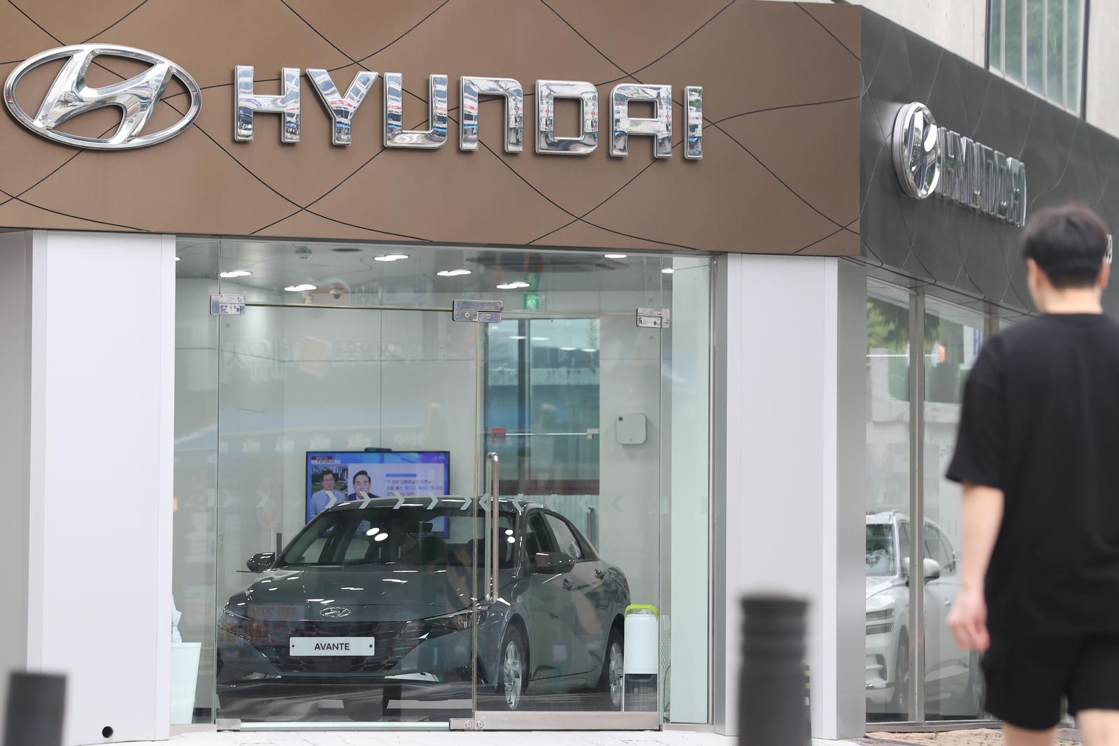 Hyundai Motor's Q2 performance Seen here is a Hyundai Motor Co. shop in Seoul. The carmaker said on July 21, 2022, that it posted a record high second-quarter operating profit of 2.97 trillion won (US$2.26 billion), up 58 percent on-year, with revenue rising 18.7 percent to 35.99 trillion won. (Yonhap)/2022-07-21 14:35:29/   Photo via Newscom Photo: Yonhap News/NEWSCOM