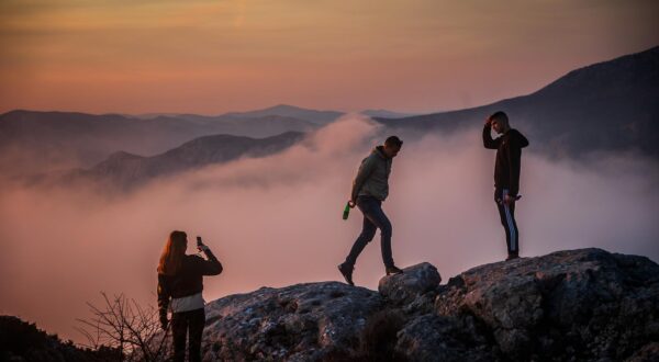 17.02.2024., Zvjezdarnica Mosor.  Magloviti zalaz sunca promatran sa zvjezdanog sela na Mosoru.  
Na fotografiji: Pogled prema Splitu.  Photo: Zvonimir Barisin/PIXSELL