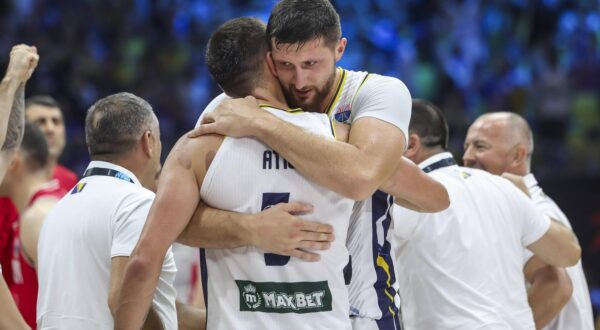 Fiba EuroBasket 2025 : Bosnia and Herzegovina vs Georgia JUSUF NURKIC of Bosnia-Herzegovina and EDIN ATIC of Bosnia-Herzegovina celebrate after their win. Bosnia and Herzegovina plays against Georgia for the Group C during the Group Phase of the Fiba EuroBasket 2025, Limassol, Cyprus, on Sep. 4, 2025. Limassol Cyprus Copyright: xKOSTASxPIKOULASx Photo: IMAGO/KOSTAS PIKOULAS/IMAGOSPORT