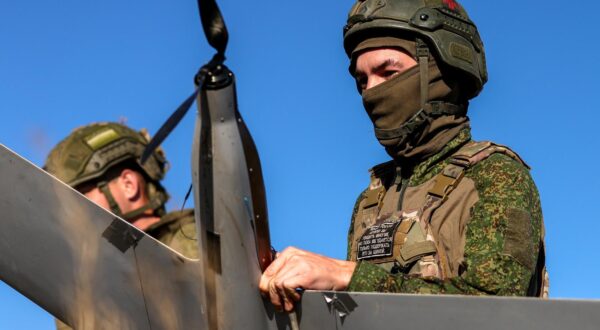 RUSSIA, KHERSON REGION - SEPTEMBER 22, 2025: Servicemen of a Russian Army Group Dnepr 49th Combined Arms Army drone detachment are seen with a ZALA Z-16 surveillance drone during a combat mission in the zone of Russia's special military operation. Alexei Konovalov/TASS/Sipa USA Photo: Tass/SIPA USA