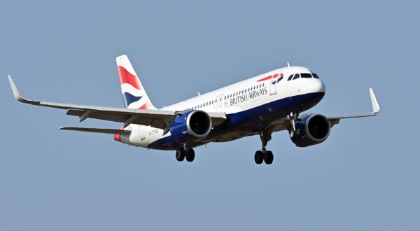 Pentecost se zaključao u WC, a potom izašao potpuno gol Photo: Mondadori Portfolio/SIPA USA