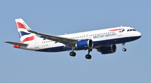 Bivši pilot, a sadašnji instruktor ima plaću 200.000 eura na godinu Photo: Mondadori Portfolio/SIPA USA