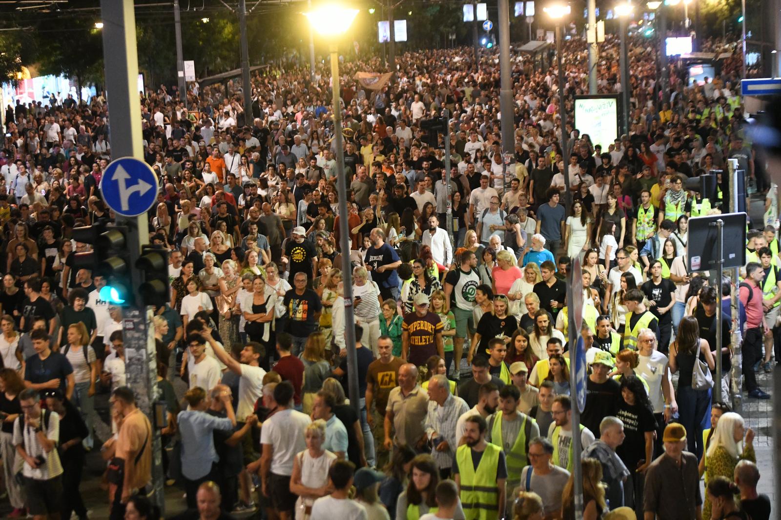 01, September, 2025, Belgrade - A gathering of high school students, students and citizens began at the old Main Railway Station, from where a commemorative walk to the Republic Square began on the occasion of 10 months since the collapse of the canopy at the Railway Station in Novi Sad. Photo: L.L./ATAImages

01, septembar 2025, Beograd - Kod stare Glavne zeleznicke stanice pocelo je okupljanje srednjoskolaca, studenata i gradjana odakle je krenula komemorativna setnju do Trga republike povodom 10 meseci od pada nadstresnice na Zeleznickoj stanici u Novom Sadu. Photo: L.L./ATAImages