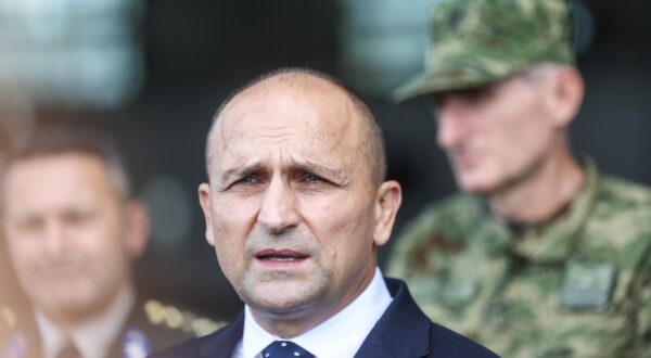 02.09.2025., Zagreb - Potpredsjednik Vlade Republike Hrvatske i ministar obrane Ivan Anušic i načelnik Glavnog stozera Oruzanih snaga RH general-pukovnik Tihomir Kundid prisustvovali su predstavljanju besposadnog zrakoplovnog sustava Bayraktar TB2.  Photo: Slavko Midzor/PIXSELL