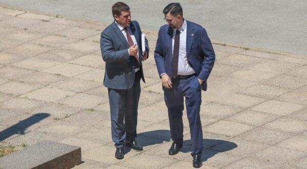 03.07.2025., Zagreb - Clanovi Vlade Republike Hrvatske dolaze u Nacionalnu i sveucilisnu knjiznicu na sjednicu Vlade. potpredsjednik Vlade i ministar mora, prometa i infrastrukture Oleg Butkovic, glasnogovornik Vlade Marko Milic Photo: Sanjin Strukic/PIXSELL