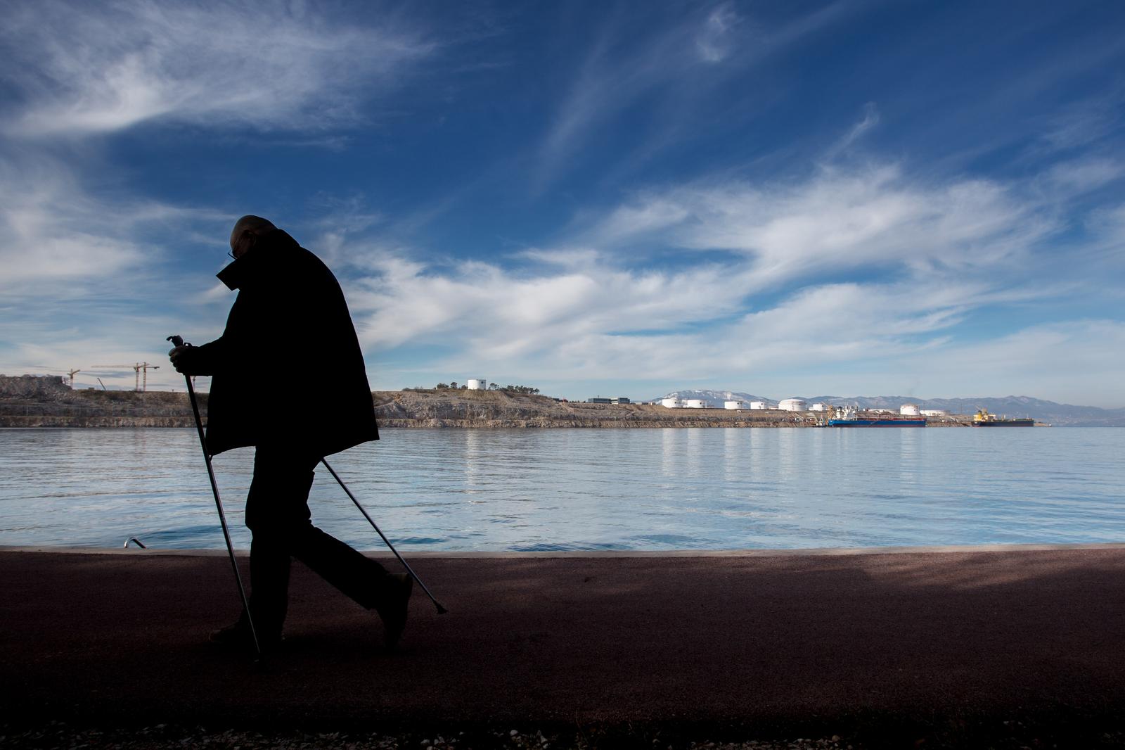 06.02.2018., Krk - Postrojenje JANAf-a. Luka Omisalj, smjestena na sjevernoj strani otoka Krka u zaljevu Omislja, idealna je za prihvat i otpremu nafte a svojim je polozajem zasticena od naleta jakog vjetra i utjecaja valova. Dva tankerska veza s dubinom mora od 30 metara mogu bez ogranicenja prihvatiti i najvece tankere. Pomocu peljara i tegljaca citava operacija okretanja i vezivanja cak i VLCC tankera ne traje duze od 3 sata. "nPhoto: Nel Pavletic/PIXSELL