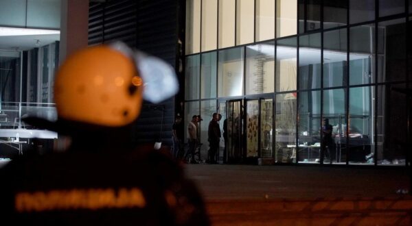 06, September, 2025, Novi Sad - The police raided the building of the Rectorate of the University of Novi Sad when Rector Dejan Madic arrived. Photo: Antonio Ahel/ATAImages

06, septembar 2025, Novi Sad - Policija upala u zgradu Rektorata Novosadskog univerziteta kada je stigao rektor Dejan Madic. Photo: Antonio Ahel/ATAImages Photo: Antonio Ahel/ATAImages/PIXSELL