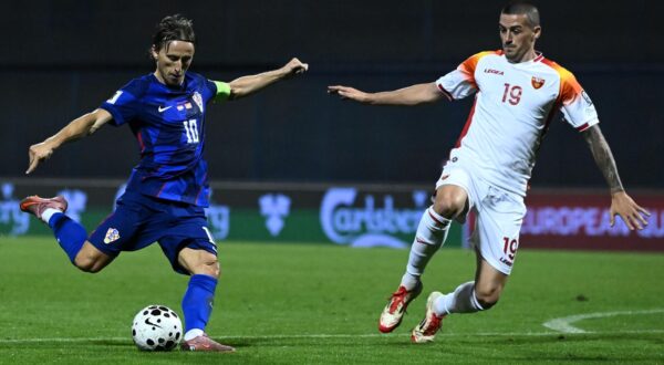 Luka Modrić je nakon utakmice proslavio 40. rođendan Photo: Marko Lukunic/PIXSELL