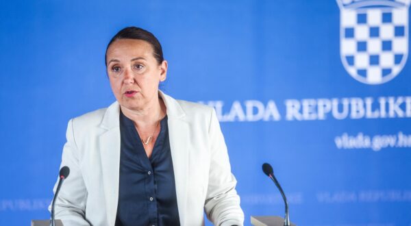 10.07.2025., Zagreb - Nakon sjednice Vlade ministrica zdravstva Irena Hrstic dala je izjavu za medije. Photo: Slavko Midzor/PIXSELL