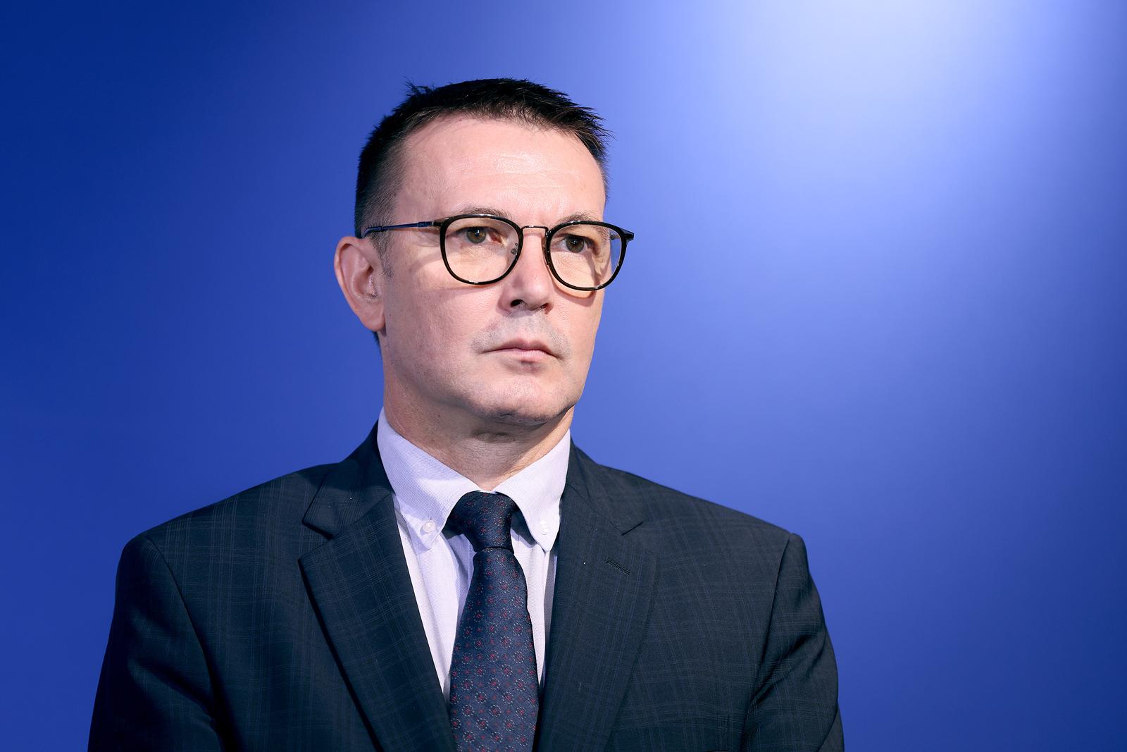 11.07.2025., Zagreb - Na 12., djelomicno zatvorenoj sjednici Odbora za obranu raspravljalo se, uz ostalo, o uvodjenju obaveznog vojnog osposobljavanja. Nakon sjednice  Ivan Anusic i Arsen Bauk su odrzali konferenciju za medije  Photo: Patrik Macek/PIXSELL
