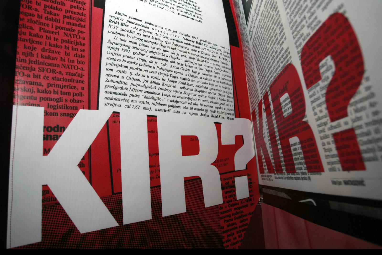 29.11.2010., Evandjeoski teoloski fakultet, Osijek - Izlozbu Tko je tebi Reihl-Kir? otvorio je bivsi presjednik Mesic, a nazocila je i udovica ubijenog Josipa Reihl-Kira. r"nPhoto: Krunoslav Petric/PIXSELL