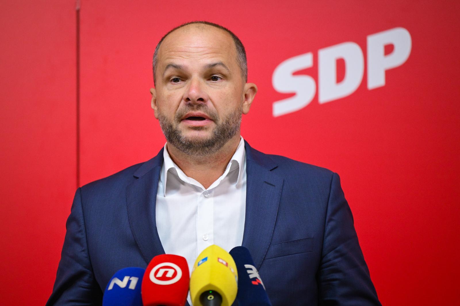 12.09.2025., Zagreb - Predsjednik SDP-a Sinisa Hajdas Doncic, predsjednik SDP-ovog Savjeta za gospodarski razvoj i turizam Josip Tica te predsjednik SDP-ovog Savjeta za regionalni razvoj i europske fondove Branko Grcic odrzali su konferenciju za medije s temom stajaliste SDP-a o ucincima drzavnih subvencija na kretanje placa i inflacije. Photo: Neva Zganec/PIXSELL