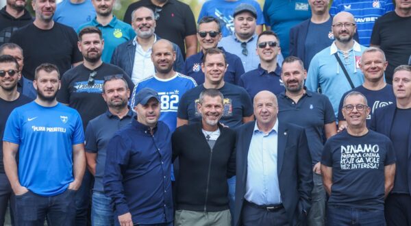 13.09.2025., Zagreb - Kandidati izborne liste “Dinamovo proljece” zajedno su izaslii na clanske izbore u GNK Dinamo na birackom mjestu na stadionu Maksimir, ispod zapadne tribine.

 Photo: Slavko Midzor/PIXSELL