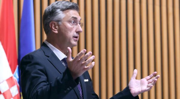 15.09.2025., Zagreb - Aktualnim prijepodnevnom, postavljanje zastupnickih pitanja Vladi, pocela je 7. sjednica Hrvatskoga sabora.  Photo: Patrik Macek/PIXSELL