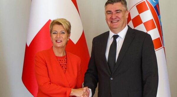 16.09.2025., Ured predsjednika Republike Hrvatske, Zagreb - Predsjednik Republike Hrvatske Zoran Milanovic i predsjednica Svicarske Konfederacije Karin Keller-Sutter tijekom svecanog doceka u Uredu predsjednika na Pantovcaku. Photo: Goran Stanzl/PIXSELL
