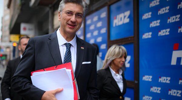 16.09.2025., Zagreb  -  Dolasci na zajednicku sjednicu Predsjednistva i Nacionalnog odbora HDZ-a. Premijer Andrej Plenkovic Photo: Josip Regovic/PIXSELL