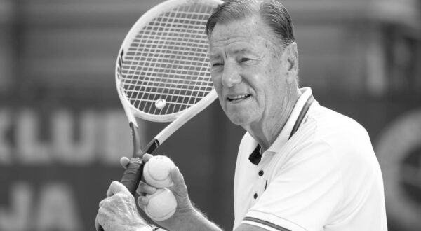 16.9.2020., Opatija -  Nikola Pilic (82), bivsi hrvatski tenisac i  teniski trener. Photo: Nel Pavletic/PIXSELL