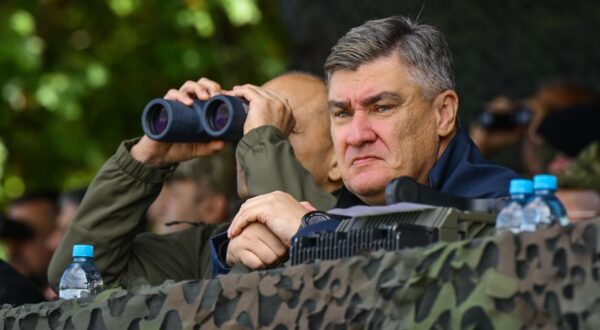 17.09.2025., Slunj - Najveca zdruzena vojna vjezba Oruzanih snaga Borbena moc 25 u posljednjih sedam godina. Sveobuhvatni proces vojnog planiranja na vojnom poligonu “Eugen Kvaternik” gdje su demonstracijom predstavljene sposobnosti manevra i borbene moci svih novonabavljenih sustava uvedenih u operativnu uporabu u posljednjih godinu dana. Svecanosti su sudjelovali predsjednik RH Zoran Milanovic, nacelnik Glavnog stozer OSRH Tihomir Kundid te ministar obrane Ivan Anusic. Photo: Neva Zganec/PIXSELL