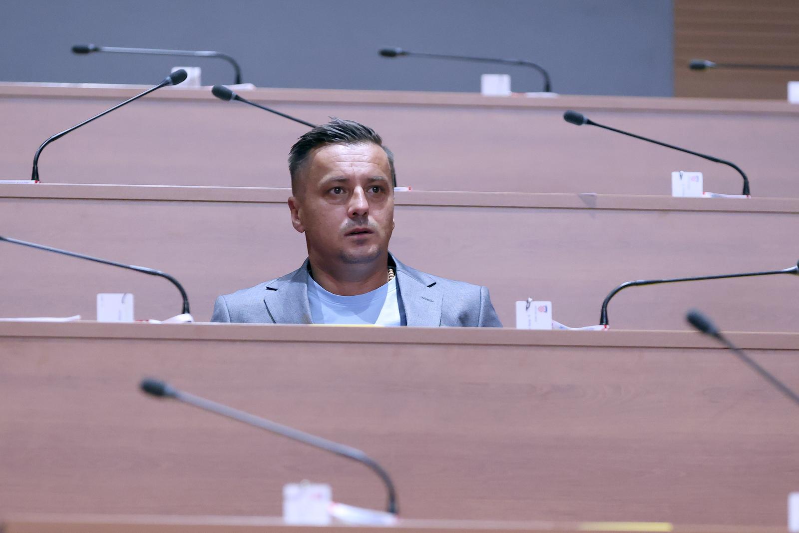 18.09.2025., Zagreb - 7. sjednica Hrvatskoga sabora nastavljena je raspravom o izmjenama i dopunama Zakona o stambenom zbrinjavanju na potpomognutim podrucjima. Ante Kujundzic Photo: Patrik Macek/PIXSELL