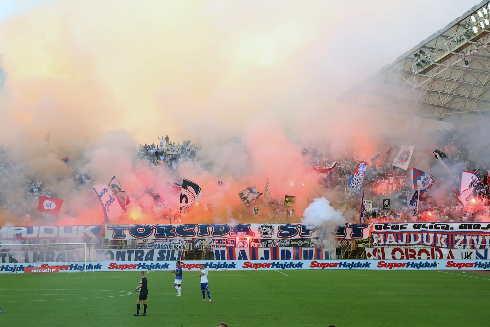Navijači Hajduka bili su razočarani zbog pristupa i igre svoje momčadi Photo: Ivana Ivanovic/PIXSELL