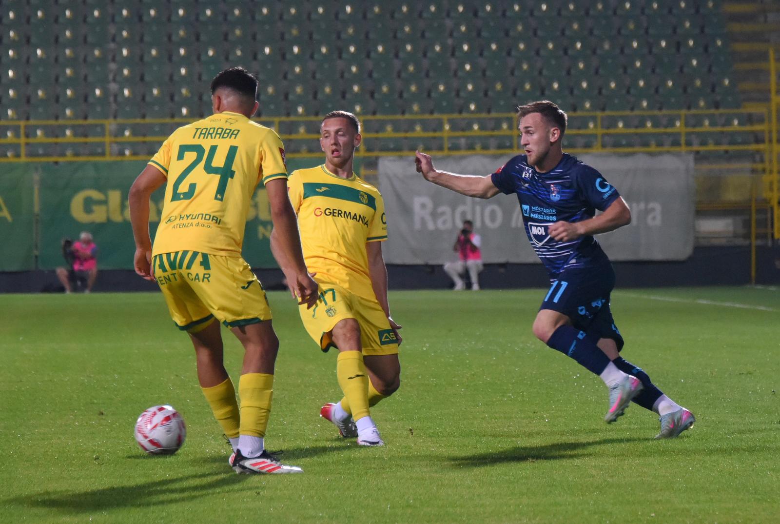 21.09.2025., Pula - SuperSport HNL, 7. kolo, NK Istra 1961 - NK Osijek. Emil Frederiksen, Nail Omerovic Photo: Sasa Miljevic/PIXSELL
